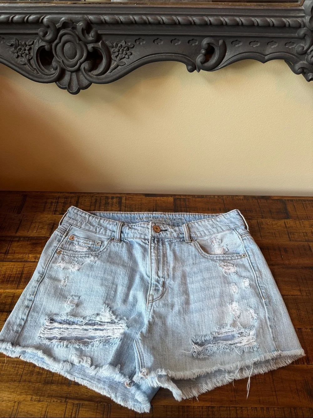 American Eagle Light Wash Distressed Denim Women's Shorts